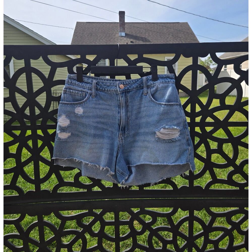 Women's Hollister Curvy Ultra High Vintage Relaxed Mom Ripped Shorts 11